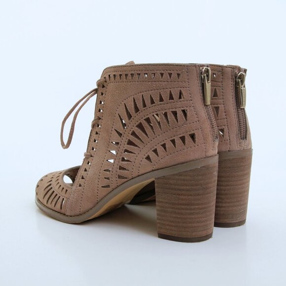 Vince Camuto Tarita Leather Cutout Open Toe Sandals Tan Women Size 7.5 Wide - Picture 16 of 16